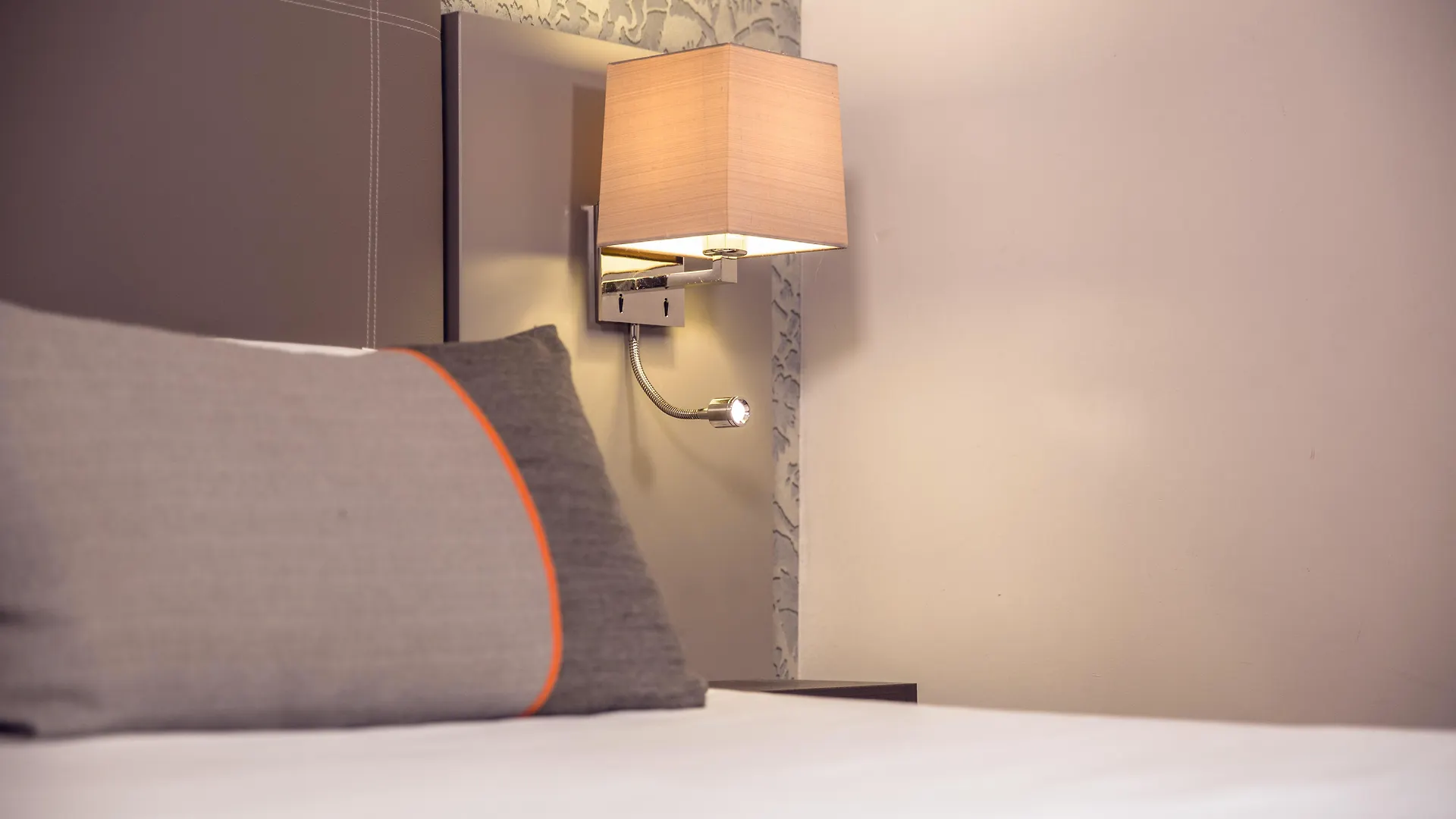Hotel Timhotel Tour Eiffel Paris