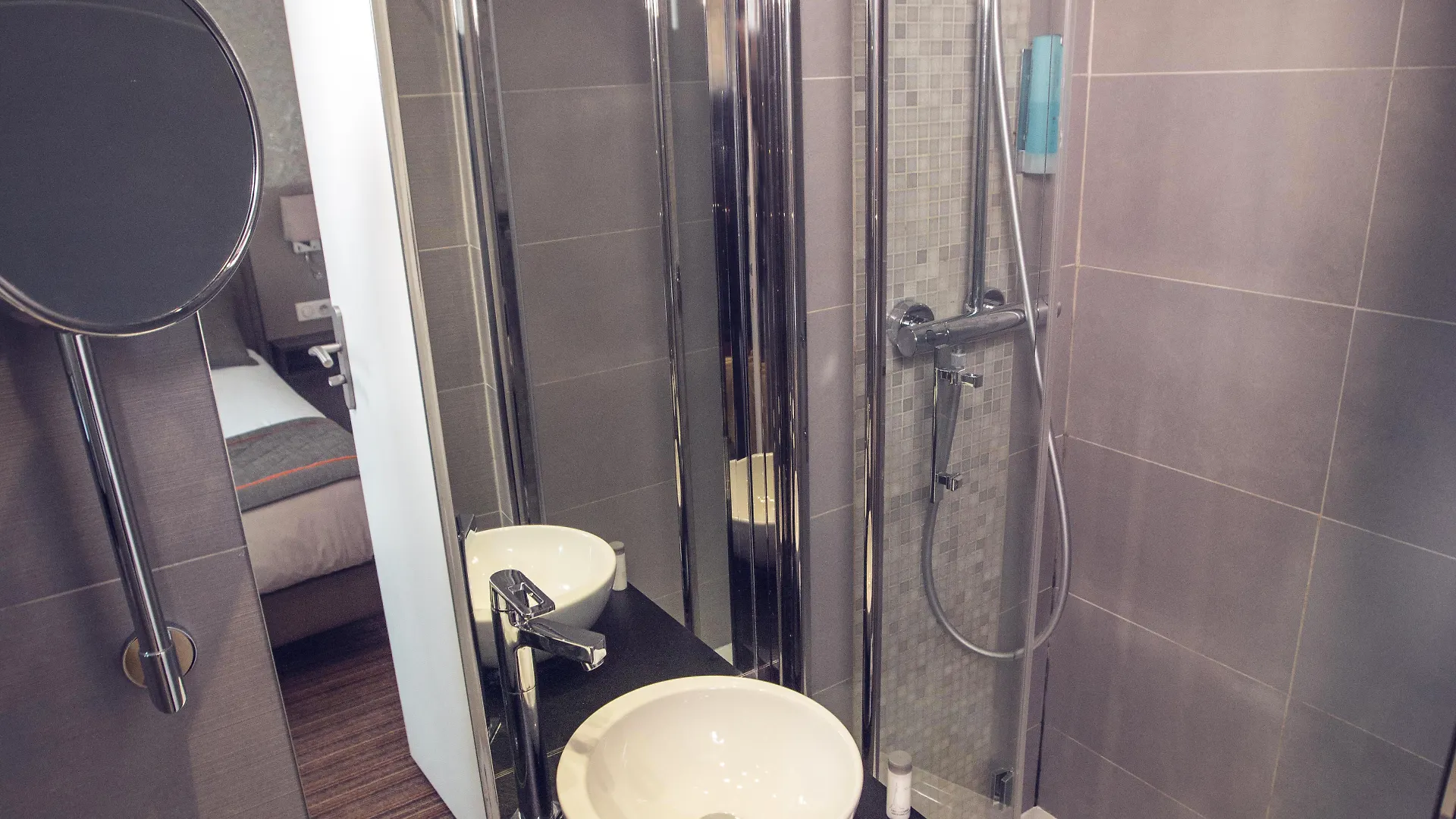 Timhotel Tour Eiffel Paris France
