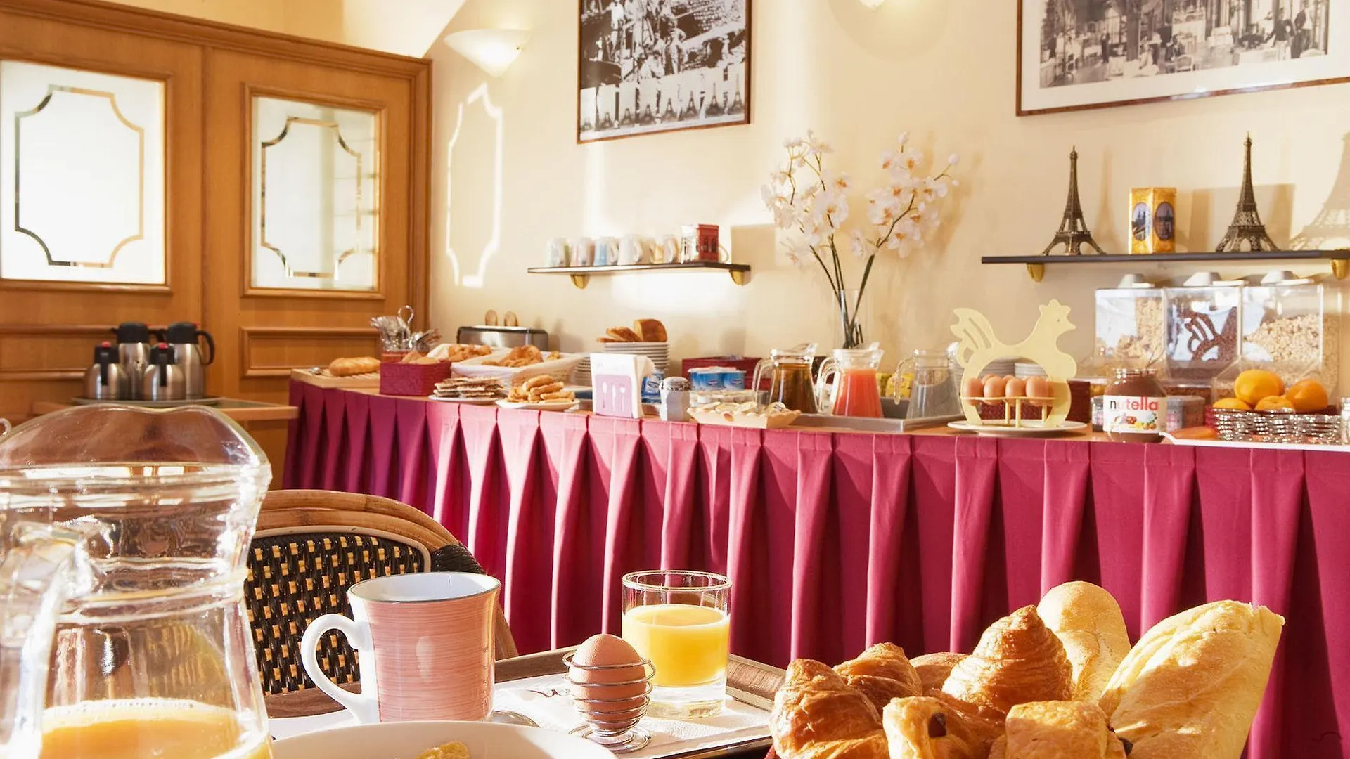 *** Hotel Timhotel Tour Eiffel Paris France