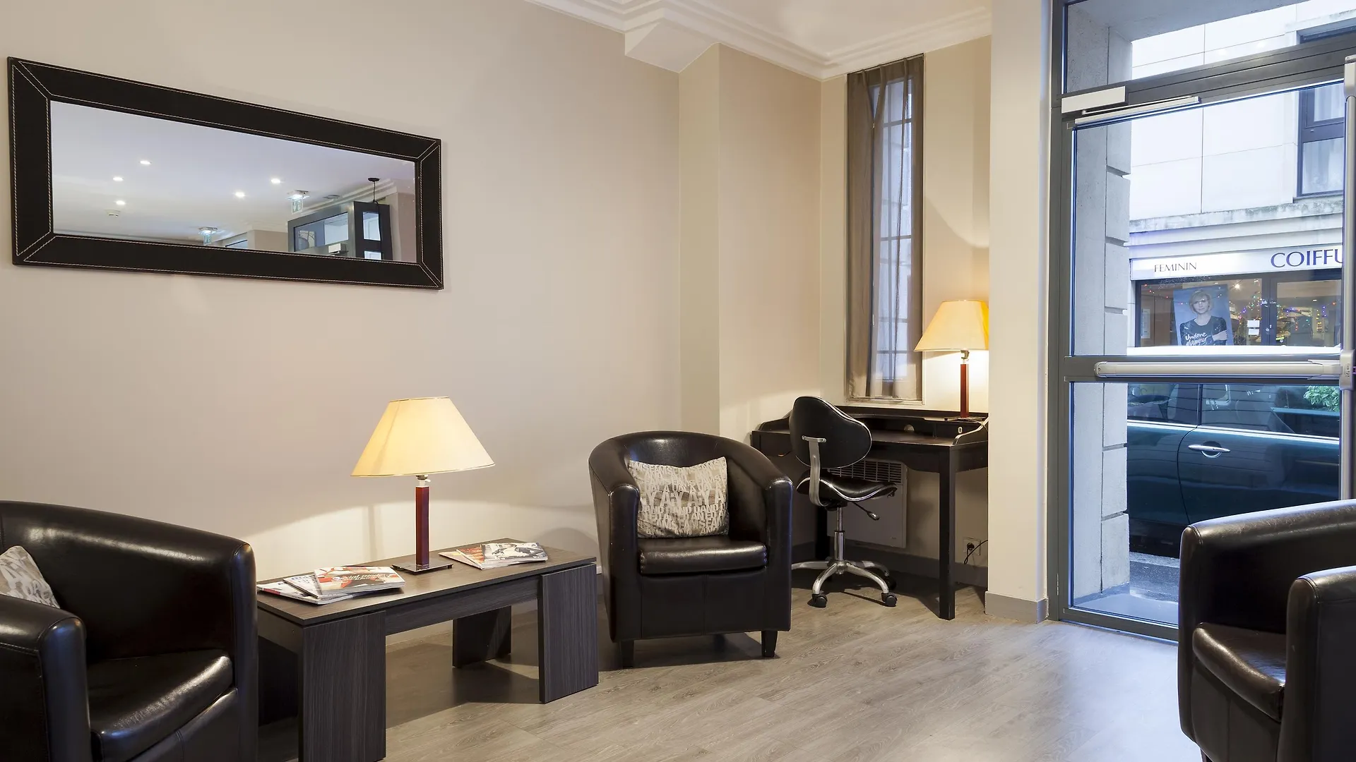 Timhotel Tour Eiffel Paris 3*,