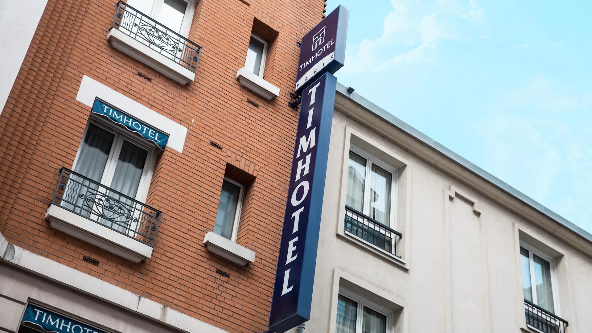 Timhotel Tour Eiffel Paris 3*,