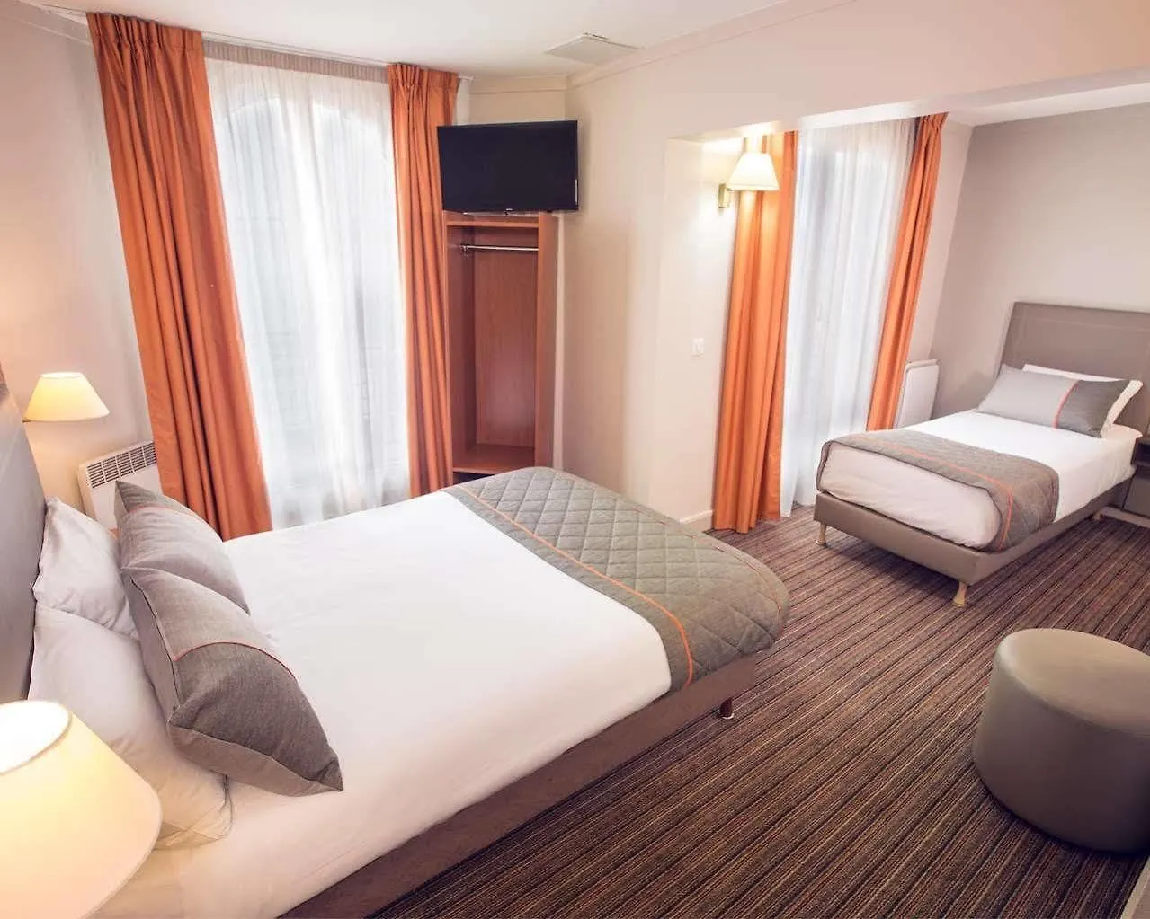 Timhotel Tour Eiffel Paris 3*,